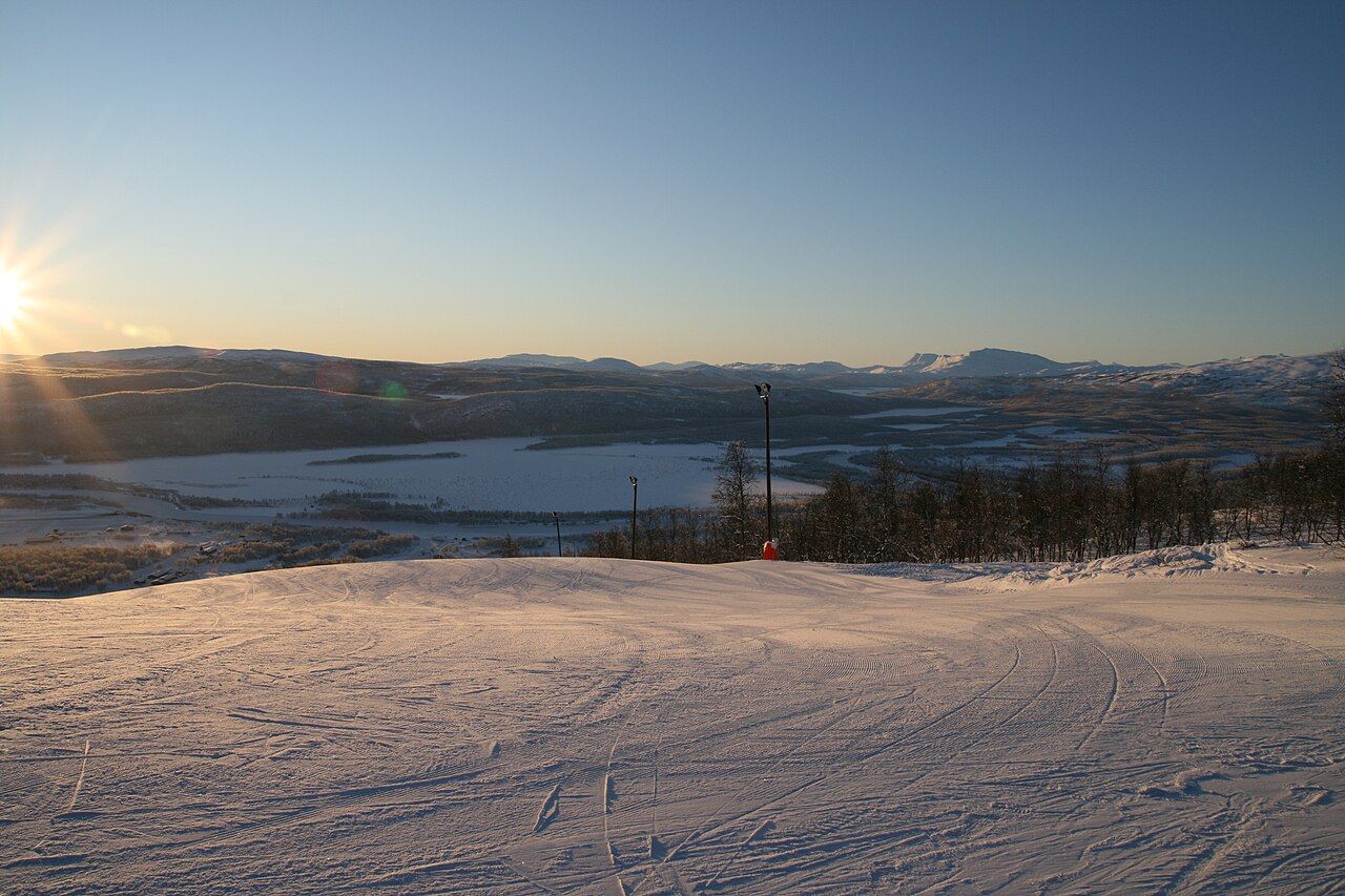 A piste in Hemavan on a winter evening